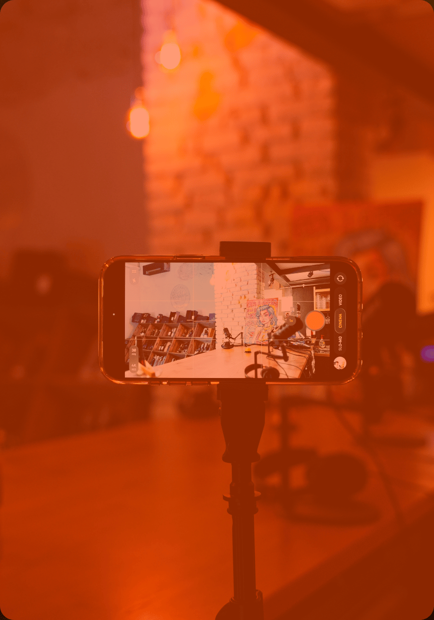 Immagine dell'iPhone durante le riprese del podcast.